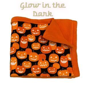 𝅺🎃BRAND New-Handmade-Glow In The Dark Baby Blanket